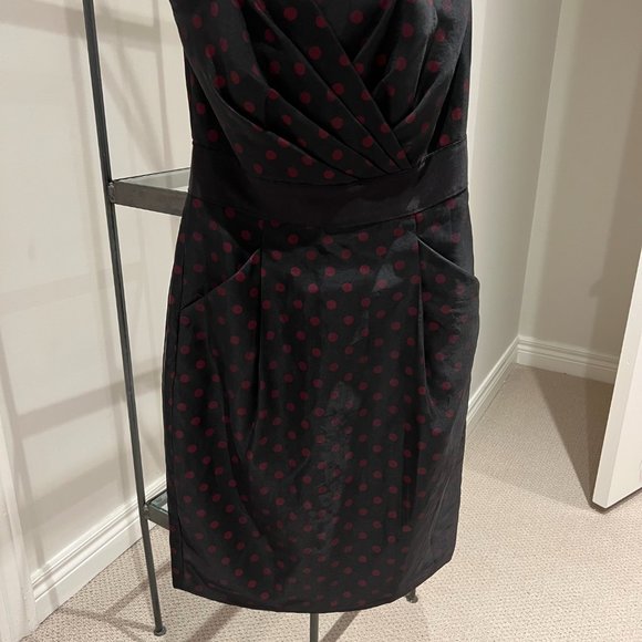 Elegant Slim Black Taffeta Dress. - Picture 2 of 5